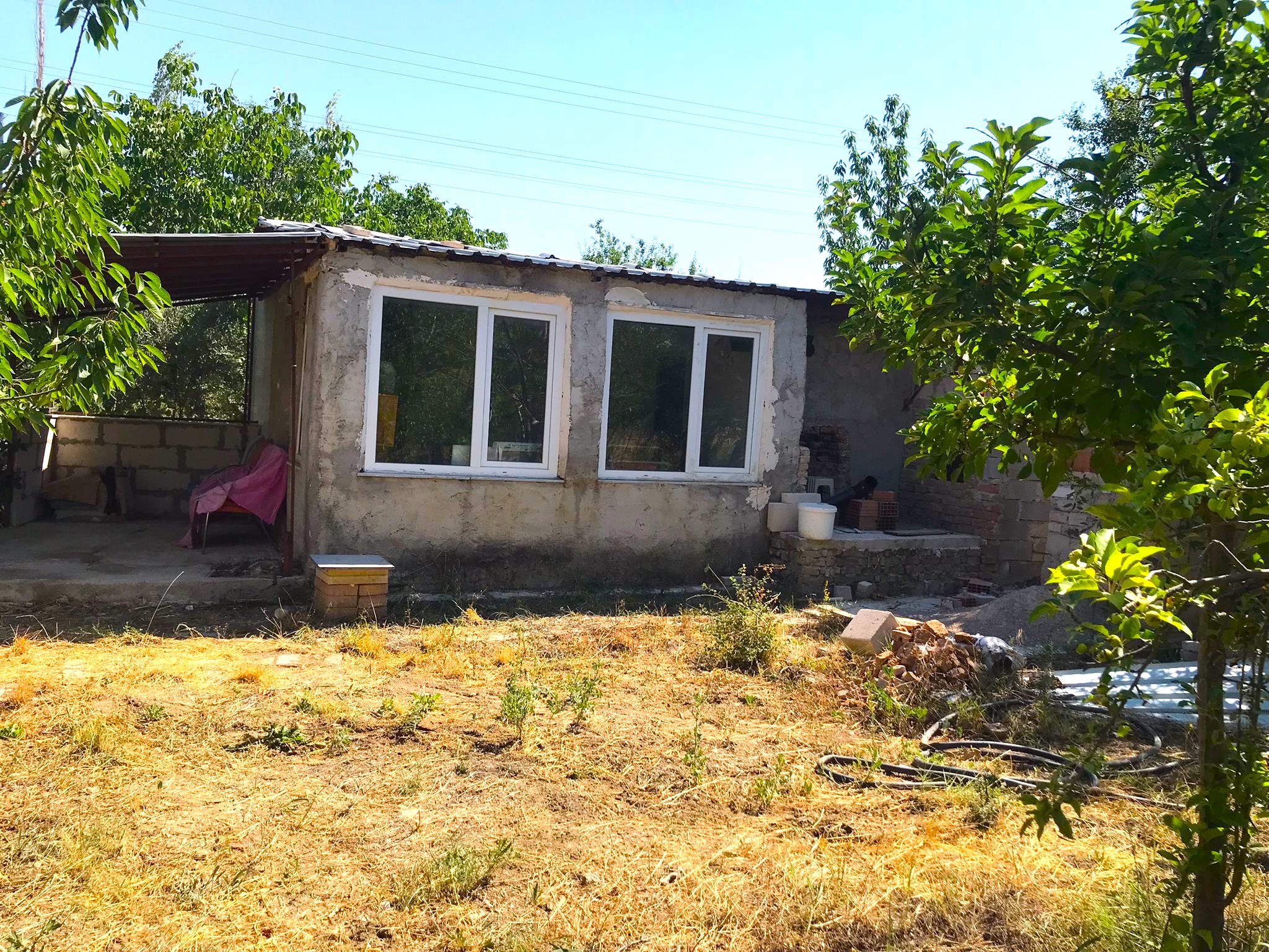 Korkuteli Yeşilyayla’da 1400 M2 Meyve Bahçesi İçinde ev 